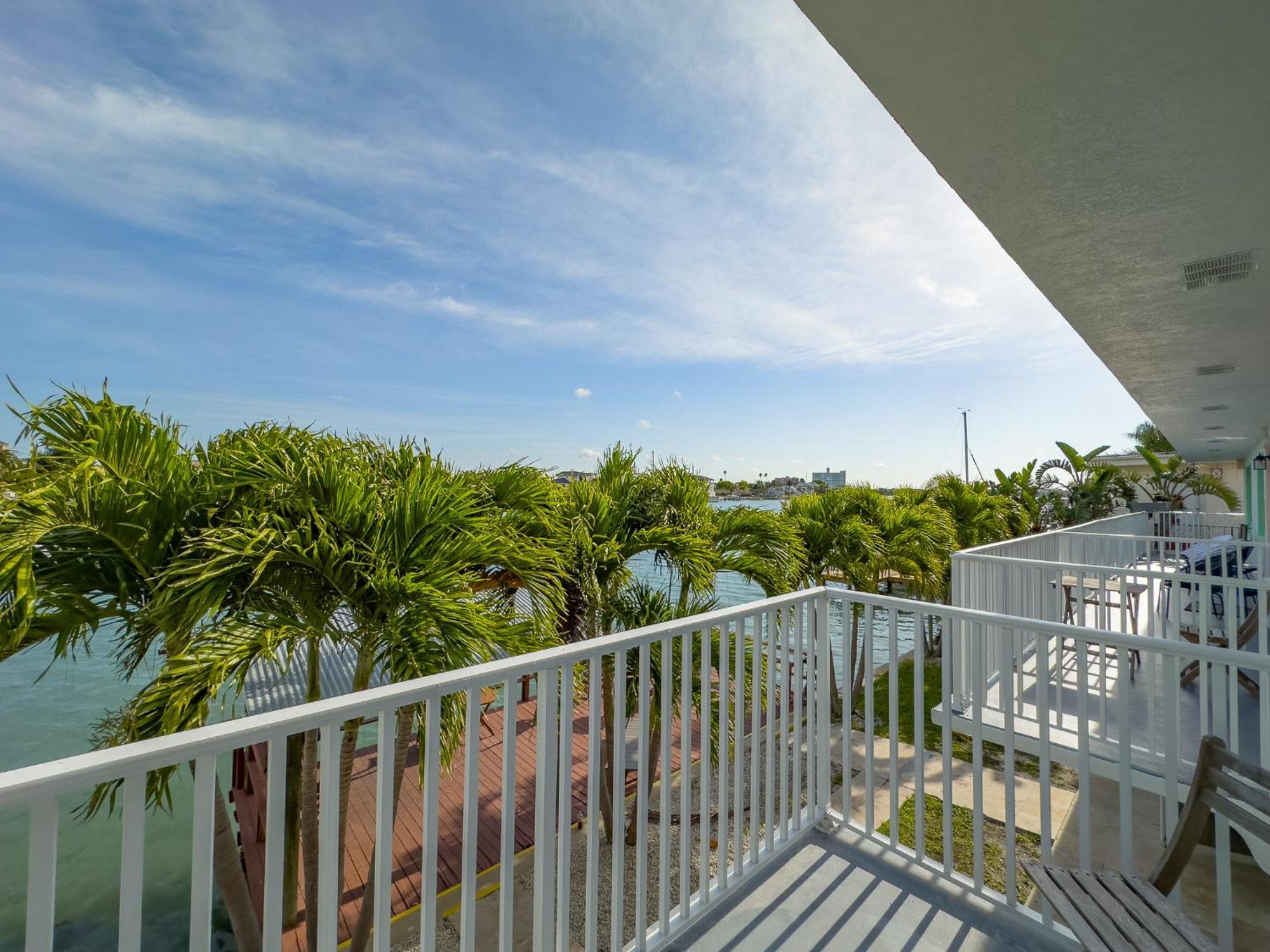 Tropical Breeze Apartment Clearwater Beach Exterior photo