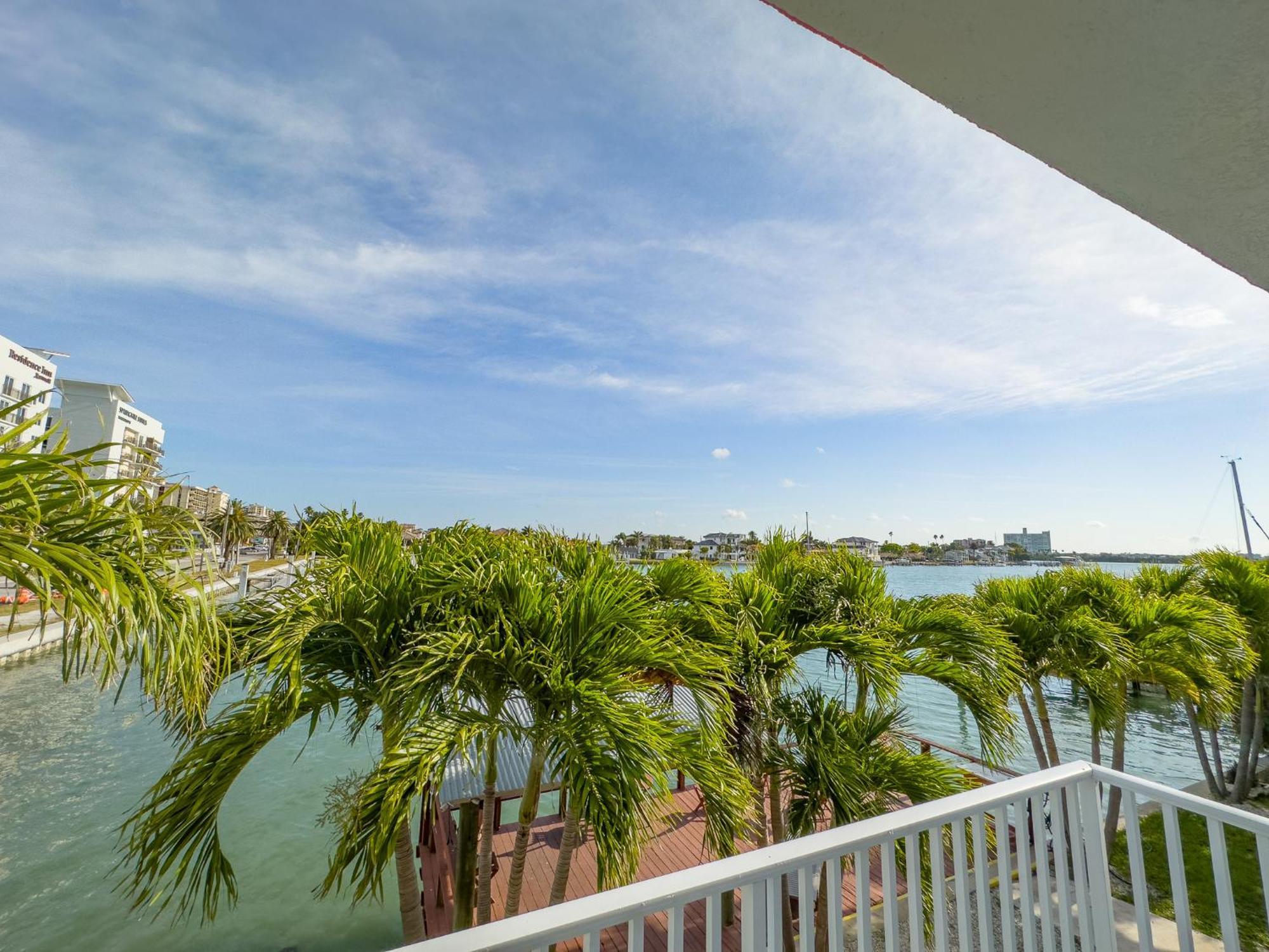 Tropical Breeze Apartment Clearwater Beach Exterior photo